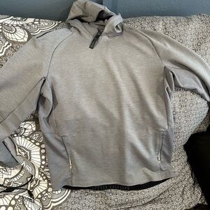 Large Lululemon Textured tech hoodie